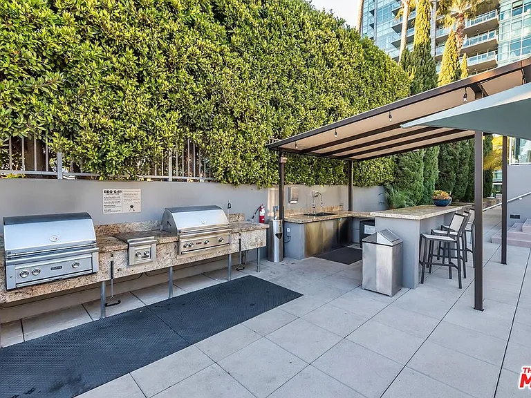 13650 Marina Pointe Dr #306 — Photo 54