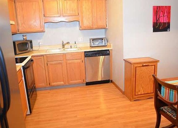 4th image of 1423 Holly Dr