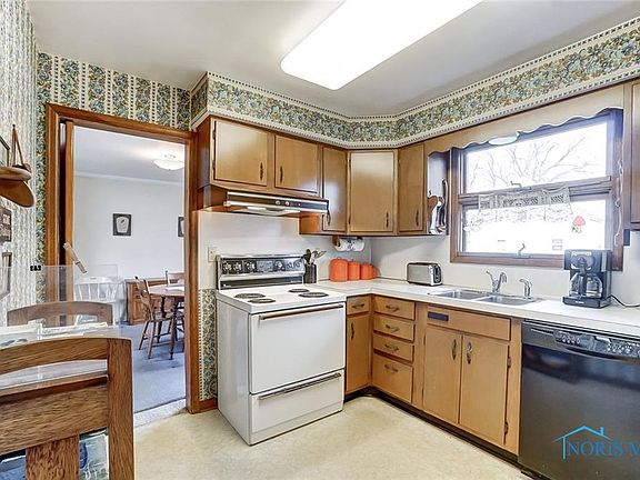 5th image of 824 Fairview Ave