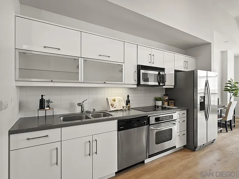 350 W Ash St #1006 — Photo 4