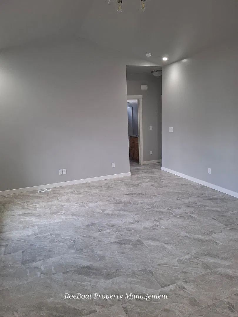 New construction, never occupied, 3 bed, 2 bath great rental — Photo 4