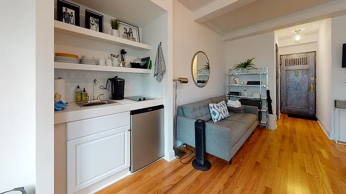 Sold by Bond New York | media 17