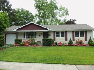 115 Swarthmore Dr, Lititz, PA 17543