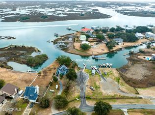 663 Hughes Rd, Hampstead, NC 28443