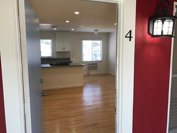 3rd image of 83 S Daisy Ave #4