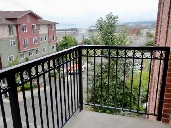 1001 N State St APT 306, Bellingham, WA 98225
