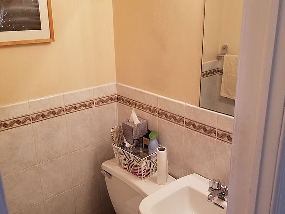 4th image of 66 Pelican Cir