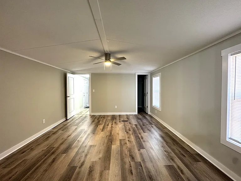 198 Trout St — Photo 13
