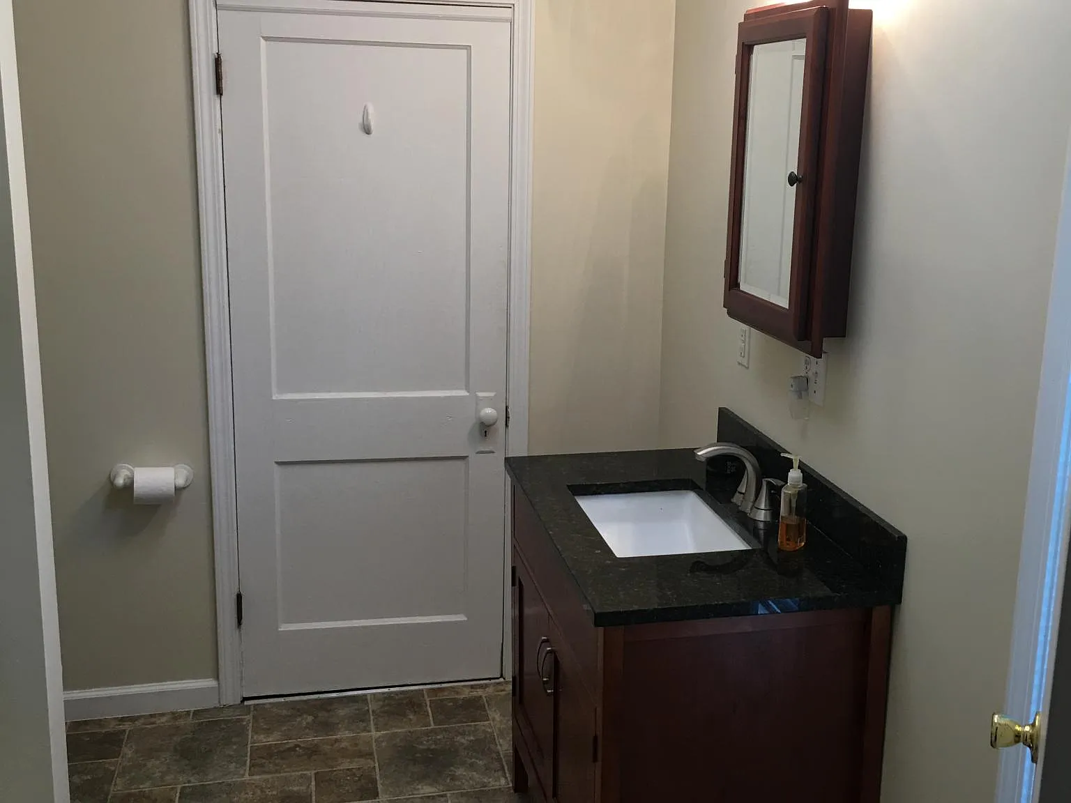 1 bed, 700 sqft, $825 — Photo 3