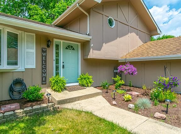 3rd image of 517 Carla Dr