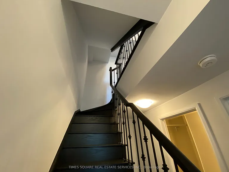 1050 Portage Pkwy #Townhouse 32 — Photo 19