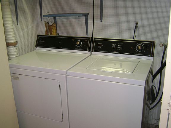 3rd image of 415 University Dr