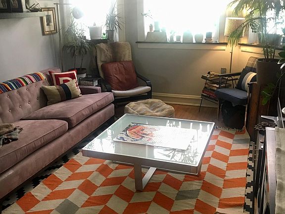 2nd image of 5046 N Winchester Ave #2E