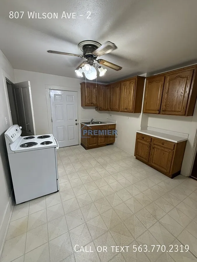 2 bed, $995 — Photo 1