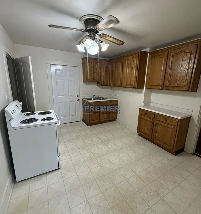 807 Wilson Ave #2