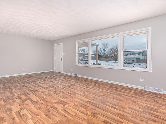 5th image of 17155 Coventry Ln