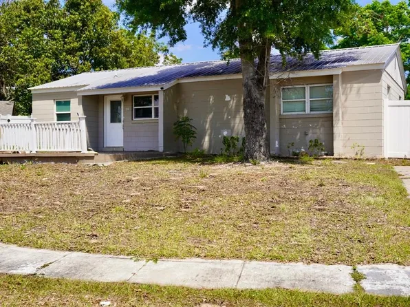74 Garrison Ln, Frostproof, FL 33843