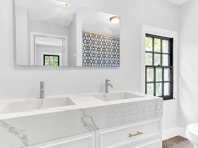 211 Walnut St — Photo 26