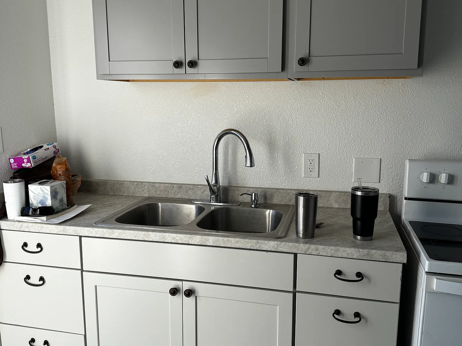 205 W Wade Ln — Photo 1