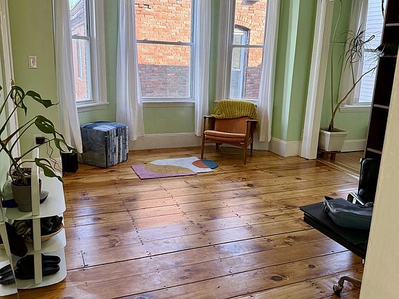 5th image of 104 Cumberland Ave APT 3