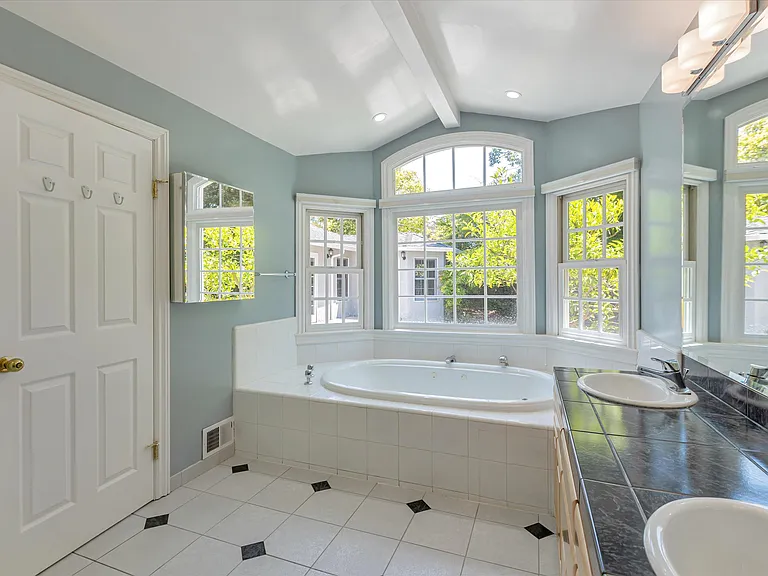 Master Full bath room with shower and tub