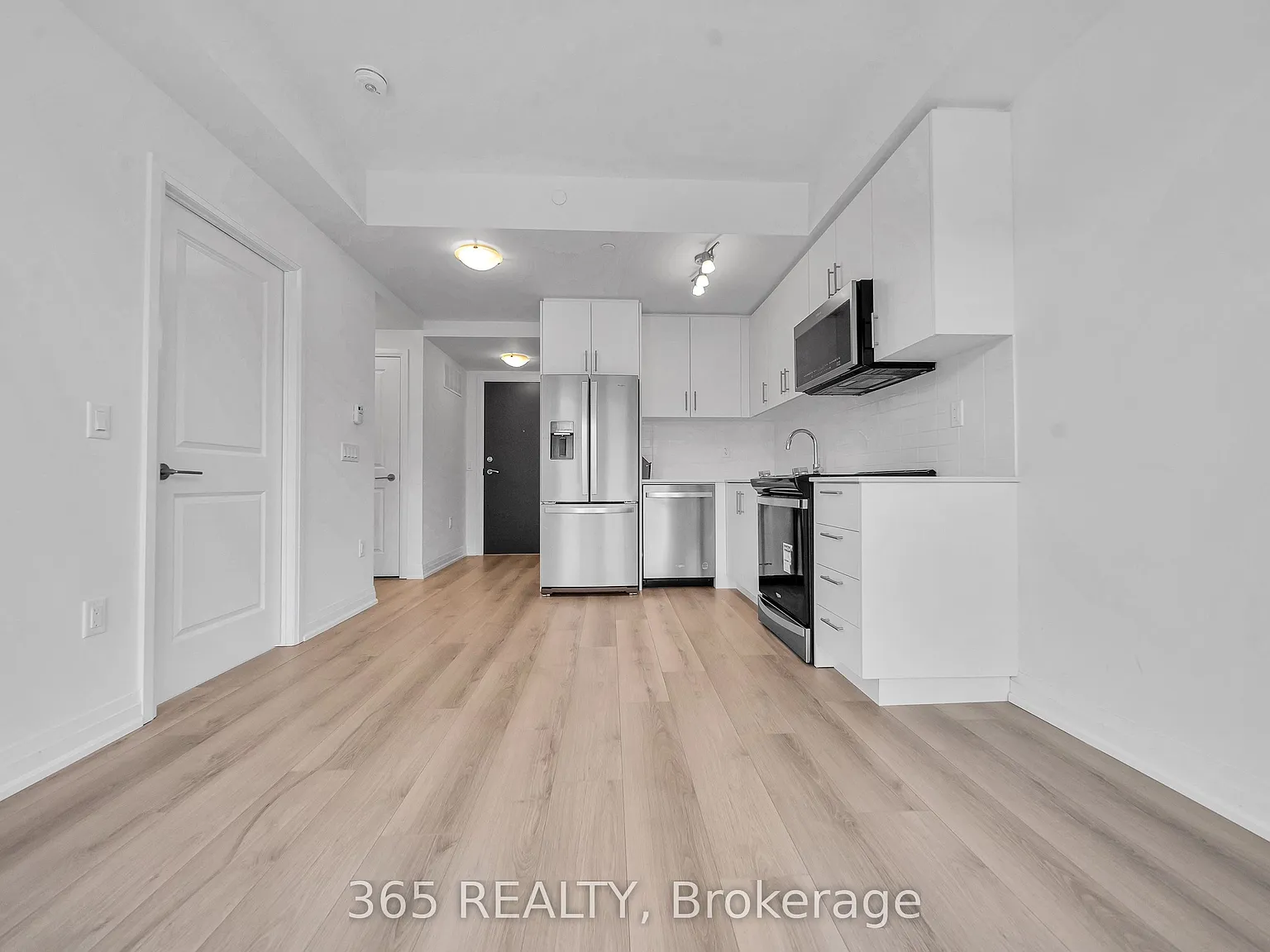 1 bed, $2,000 — Photo 4