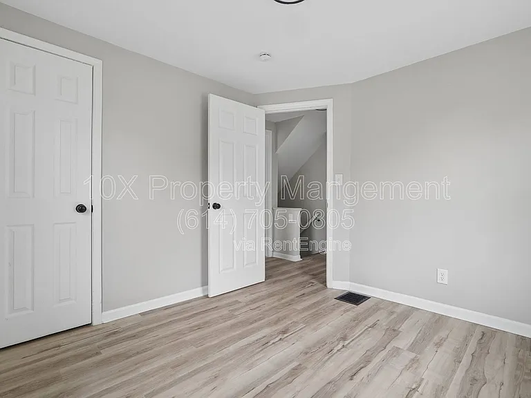 782 Whitethorne Ave — Photo 14