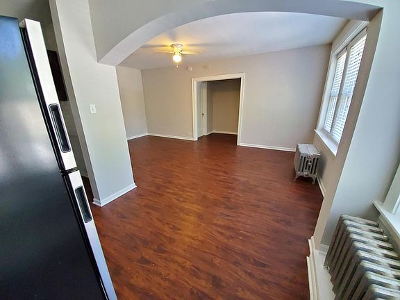 5th image of 1427 W Lunt Ave #104