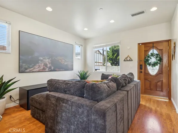 10887 Chestnut St, Los Alamitos, CA 90720