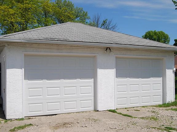 2nd image of 2046-2048 Bairsford Dr