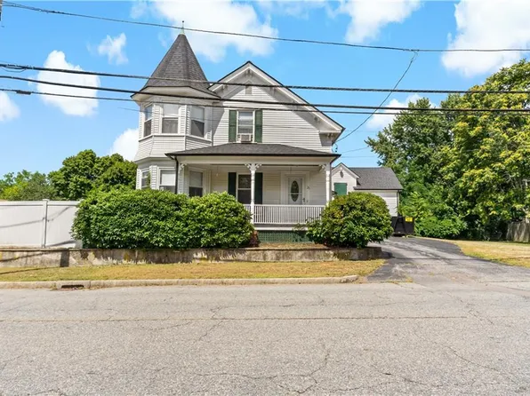 23 Martin St, East Providence, RI 02914