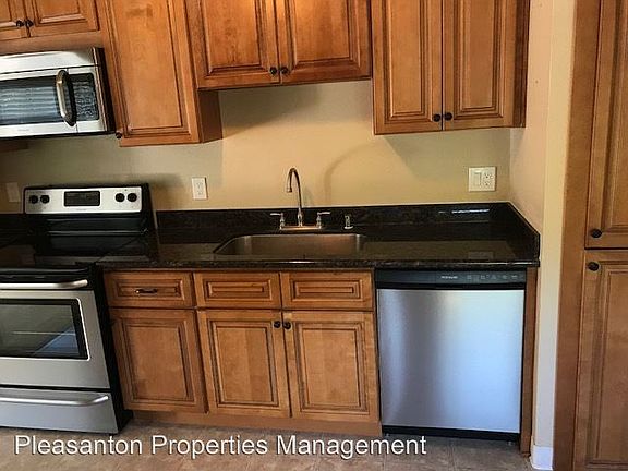 2nd image of 4458 Pleasanton Ave APT 1