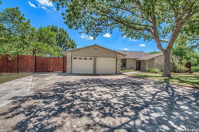 8406 Deer Holw — Photo 2