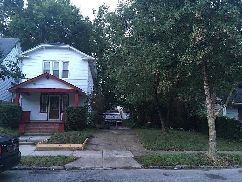 Front view showing off street parking