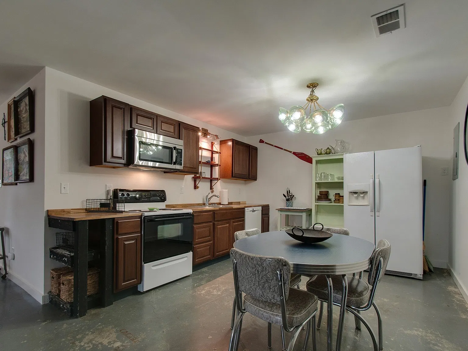 1 bed, 1.0 bath, 740 sqft, $1,800 — Photo 4