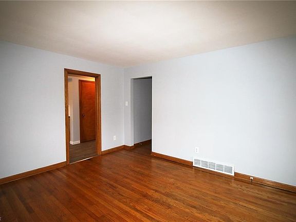 3rd image of 615 & 617 Robinson Ave