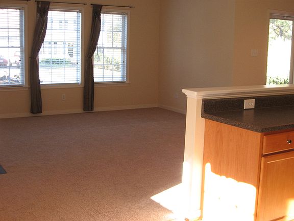 3rd image of 6313 Bergen Dr