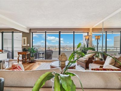 5950 Pelican Bay Plz S #Penthouse 2f, Saint Petersburg, FL, 33707