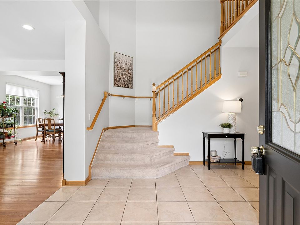 2304 Sarazen Dr, Vernon Hills, IL 60061 | MLS #12639418 | Zillow