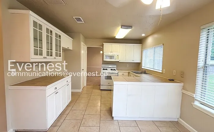 Building Photo - 12322 Flaxen Dr