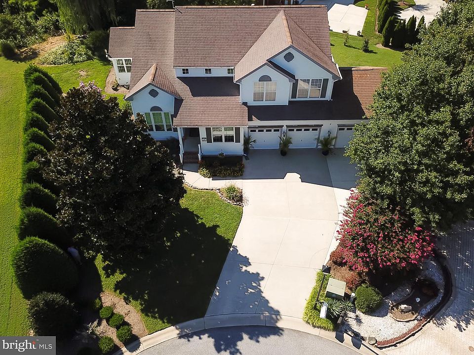 1st image of 307 Canary Ct