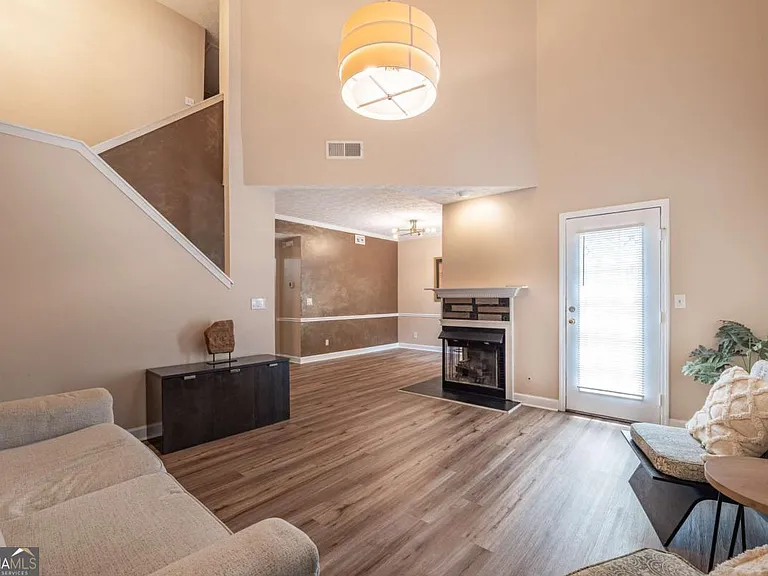 53 Hammock Pl SE — Photo 9