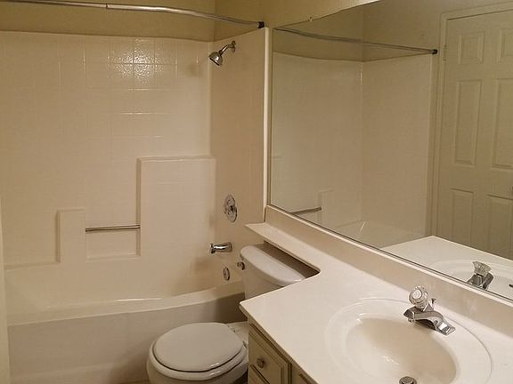 4th image of 28282 Bavaria Dr