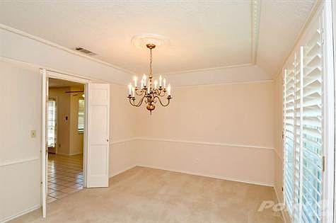FORMAL DINING