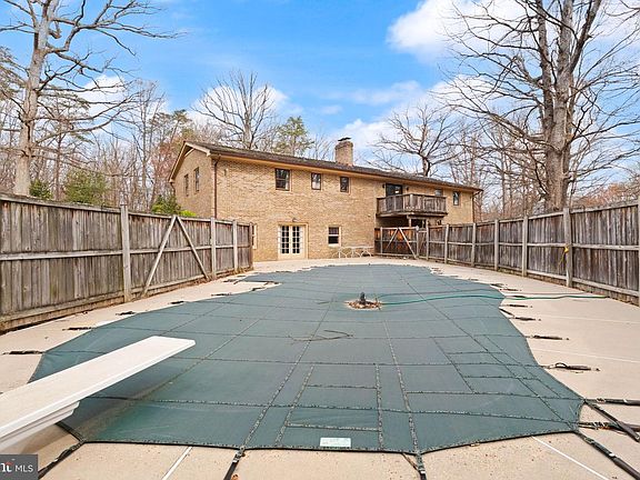 2nd image of 3801 Russell Rd