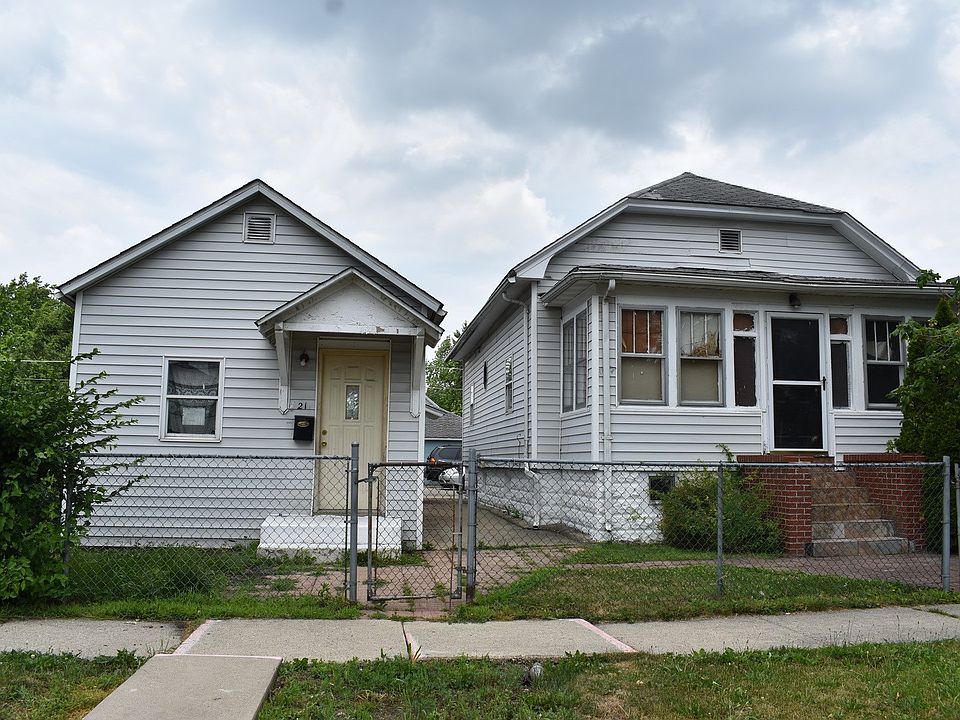 421 is Couch House. 423 is Main House.