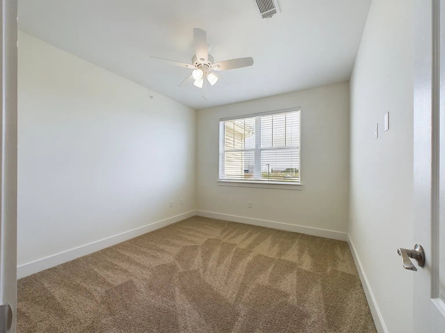1 bed, 664 sqft, $1,769 — Photo 3