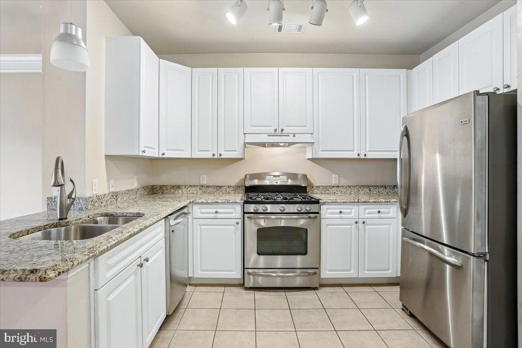 501 Hungerford Dr APT 105, Rockville, MD - View 6