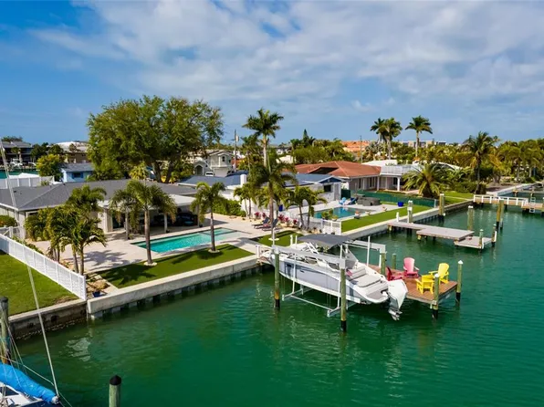 11775 4th St E, Treasure Island, FL 33706