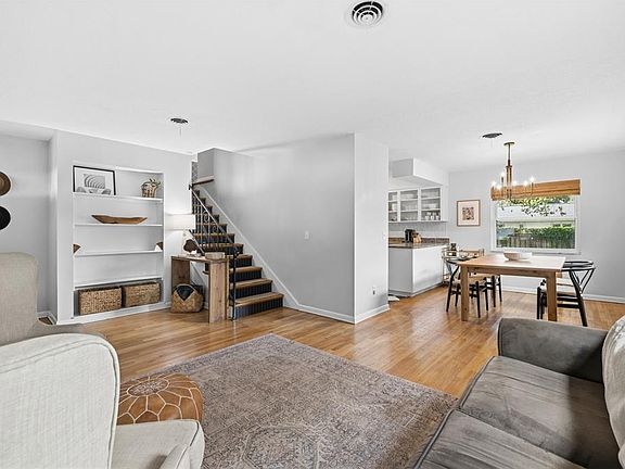 3rd image of 6725 Ralston Beach Cir